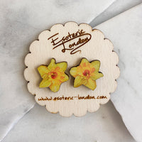 Flower stud earrings