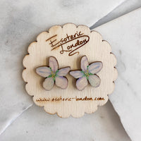 Flower stud earrings