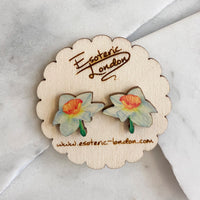 Flower stud earrings