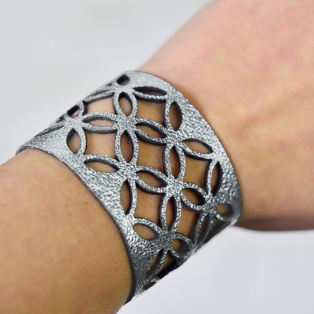 Azulejo Wide Leather Cuff